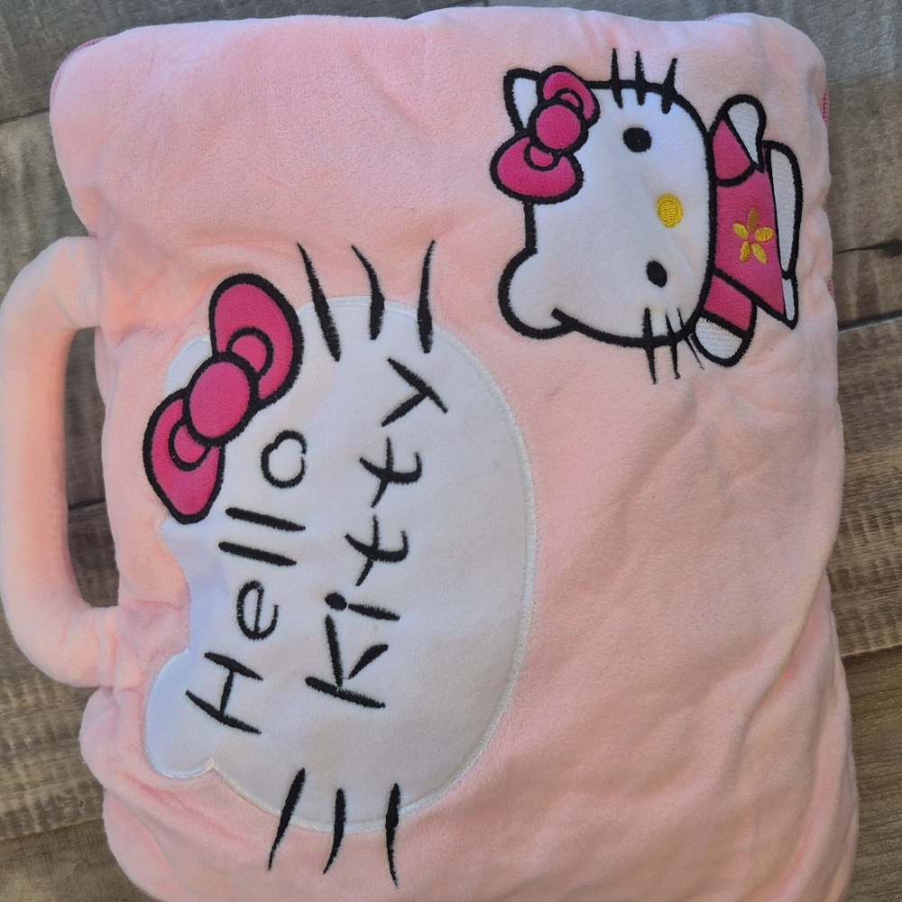 Hello Kitty Pink Plush Blanket in Zip Up Bag New